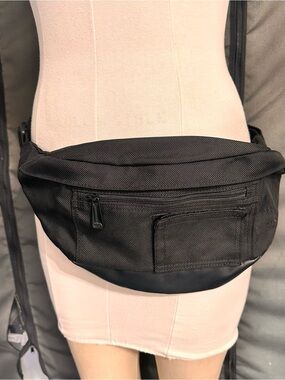 Burton Waist Bag Fanny Pack Running Black Lightweight Sport Belt Bag